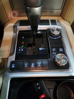 تۆیۆتا لاند کروزەر